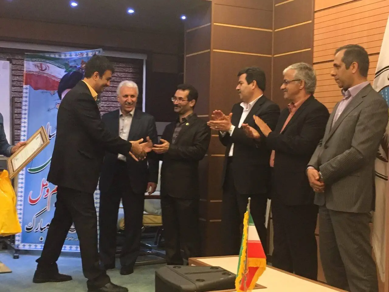 کسب عنوان نماینده برتر بیمه ایران در سال 95 برای نهمین سال